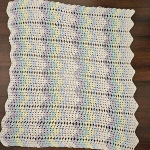 VTG Handmade Crochet  Baby Blanket 42"x46" Pastel Gender Neutral Zig Zag Stripe